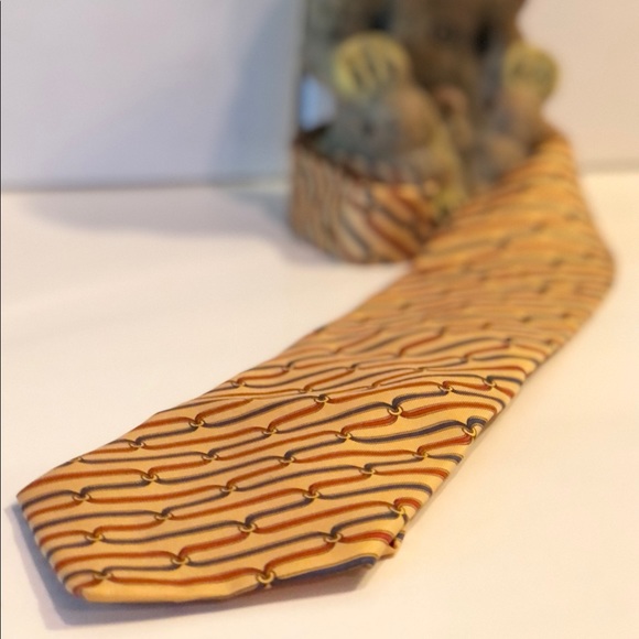 Burberry of London Silk Golden Necktie 👍👍Great - Picture 3 of 6